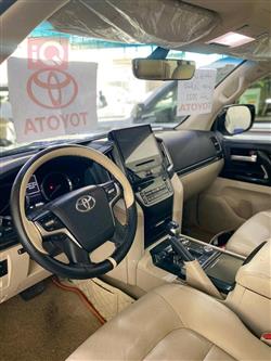 تۆیۆتا لاند کروزەر